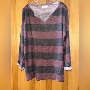 Oversized Purple and Gray Top by Hopely